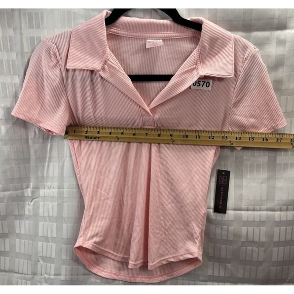 No Boundaries Junior/women’s Top Size XS(1) color Pink short sleeve - Picture 4 of 9